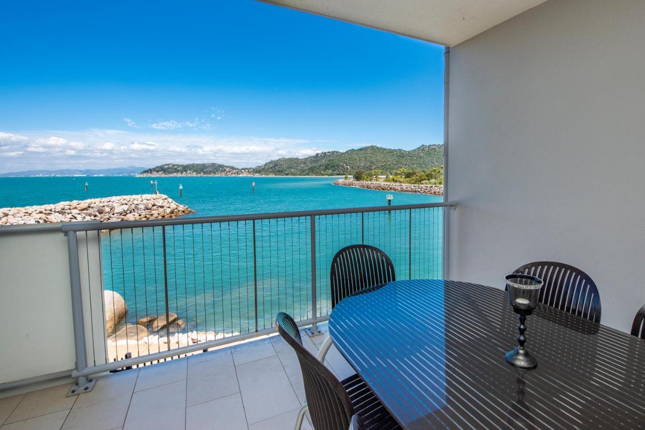 Appartement One Bright Point - Stunning Water Views à Nelly Bay Extérieur photo